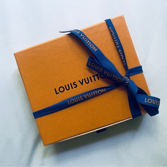 LOUIS VUITTON Digit Bracelet - Picture 3 of 4